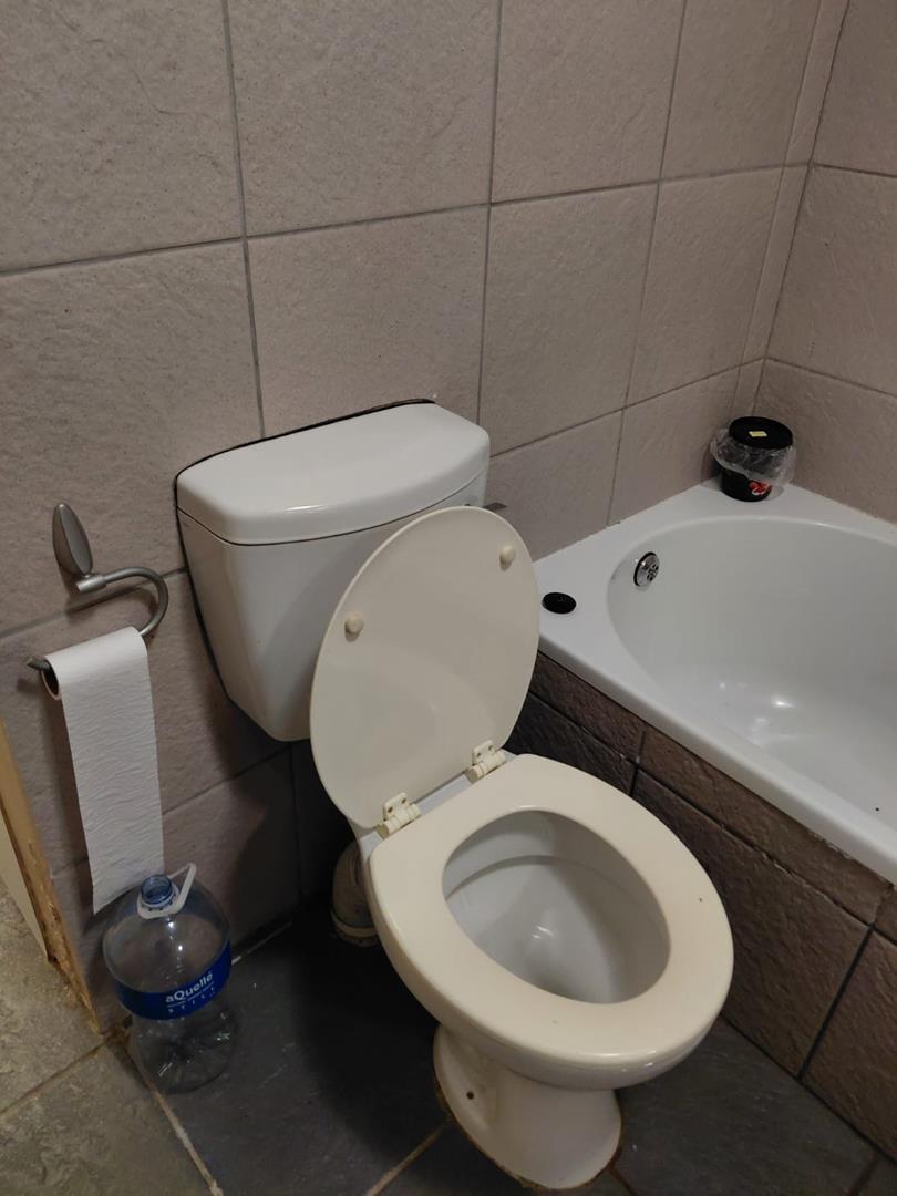 To Let 3 Bedroom Property for Rent in Loevenstein Western Cape